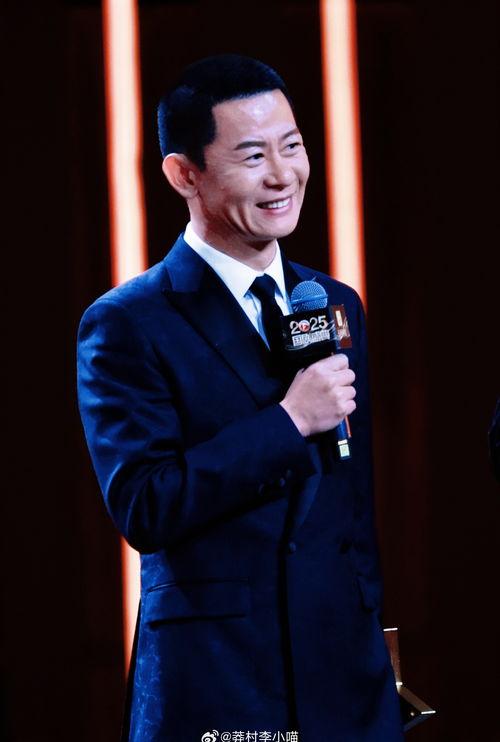 电视剧演员李健,从歌手到演员，跨越艺术领域的璀璨星途